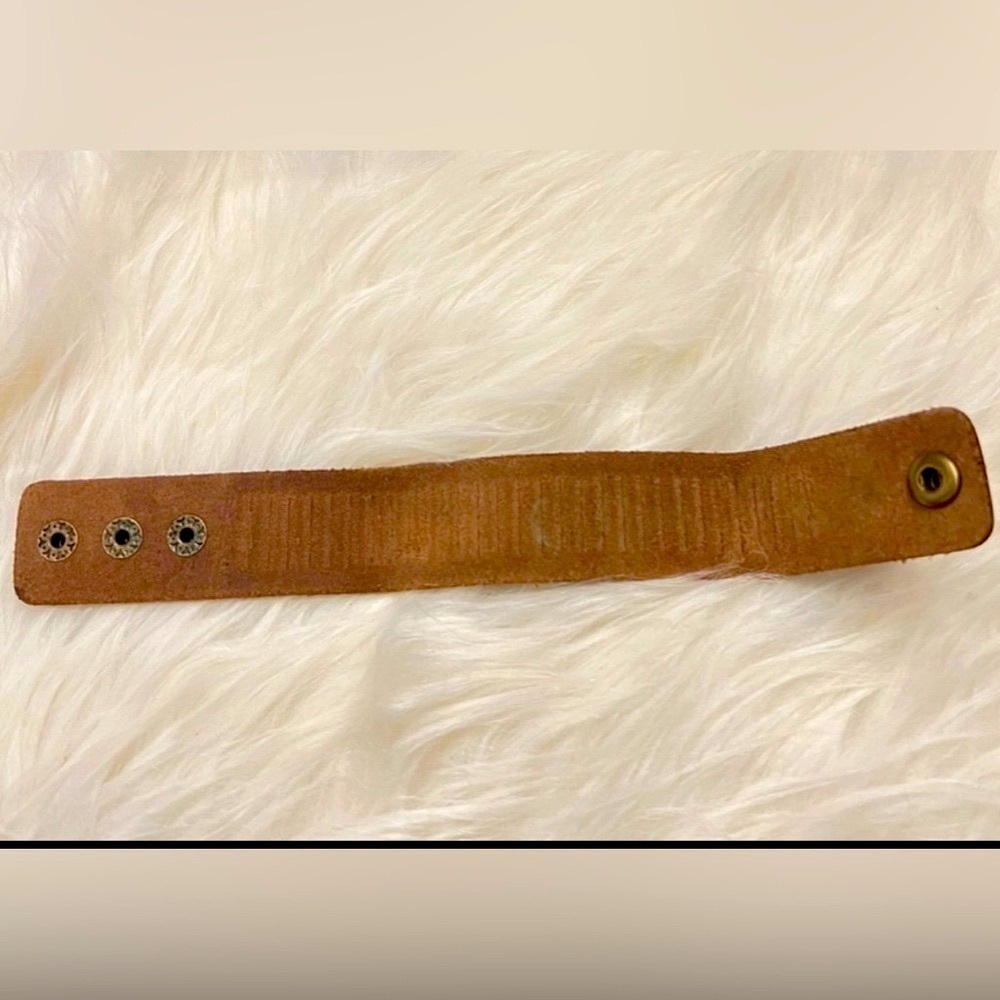 Unisex Leather Bracelet - Picture 7 of 7